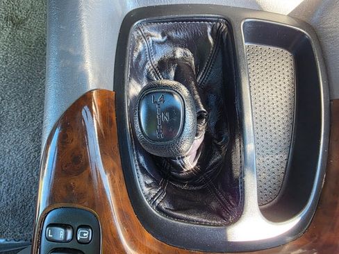 Used 2002 Toyota Sequoia Limited AWD/4WD image 36