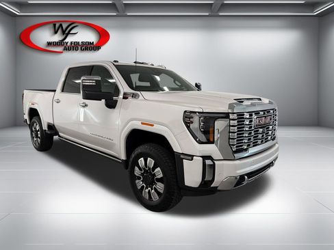 Used 2025 GMC Sierra 2500 Denali w/ Denali Reserve Package AWD/4WD image 3