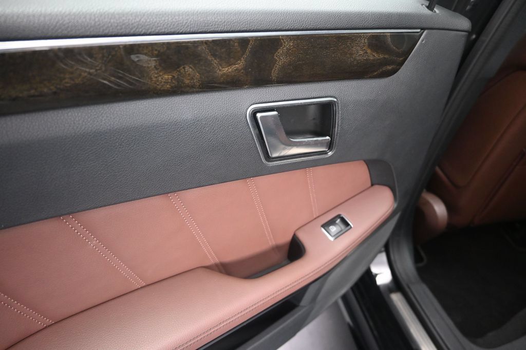 Used 2016 Mercedes-Benz E 350 4MATIC Sedan image 15