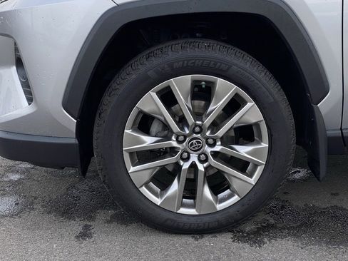 Used 2019 Toyota RAV4 Limited image 34