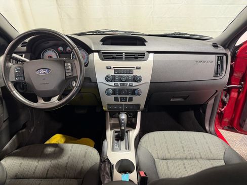 Used 2010 Ford Focus SE image 17