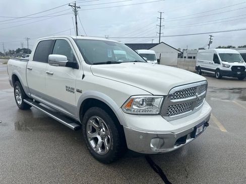 Used 2017 RAM 1500 Laramie w/ Convenience Group AWD/4WD image 5