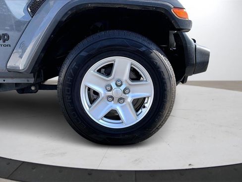 Certified 2021 Jeep Gladiator Sport image 32
