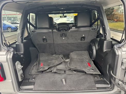 Used 2022 Jeep Wrangler Unlimited Sahara image 16