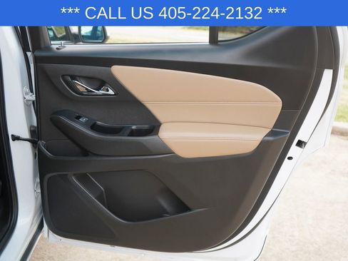 Used 2023 Chevrolet Traverse Premier FWD image 25