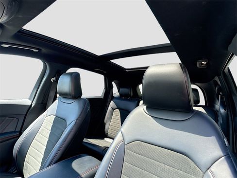 Used 2022 Ford Edge ST-Line image 22