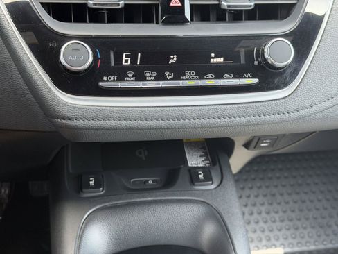 Used 2024 Toyota Corolla XSE FWD image 9