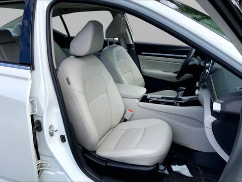 Used 2022 Nissan Altima 2.5 SL AWD/4WD image 9