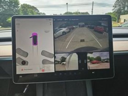Used 2023 Tesla Model Y Long Range AWD/4WD image 9