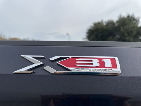 Used 2022 GMC Sierra 1500 SLT w/ SLT Convenience Package image 6