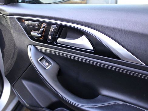 Used 2018 INFINITI QX30 AWD image 21