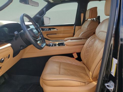 Certified 2022 Jeep Grand Wagoneer Series III w/ Rear Seat Video Group 1 AWD/4WD image 17