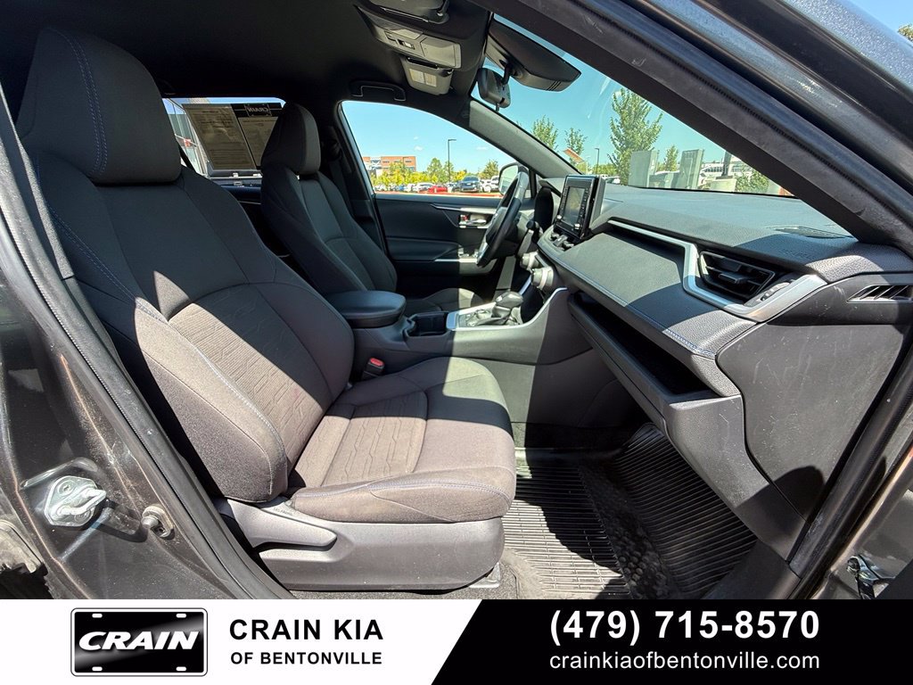 Used 2022 Toyota RAV4 SE AWD/4WD image 30