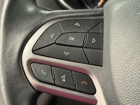 Used 2019 Jeep Cherokee Latitude Plus image 31