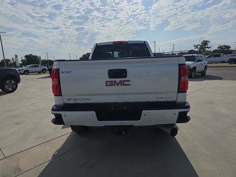 Used 2019 GMC Sierra 2500 Denali w/ Duramax Plus Package AWD/4WD image 19