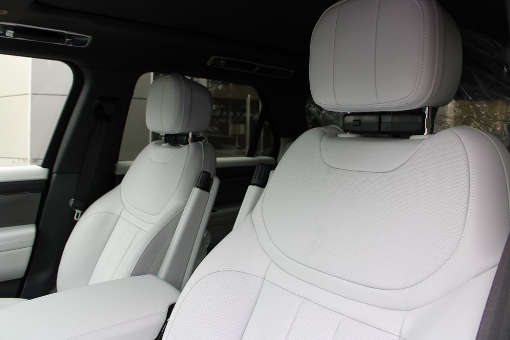 New 2027 Land Rover Range Rover Sport SE AWD/4WD image 7