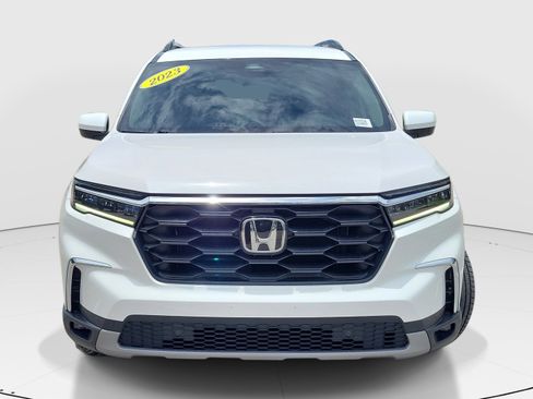 Used 2023 Honda Pilot EX-L image 2