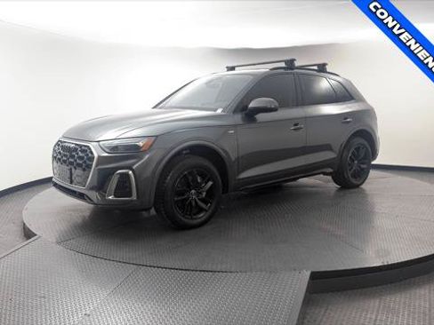Used 2022 Audi Q5 2.0T Premium w/ Convenience Package AWD/4WD image 2