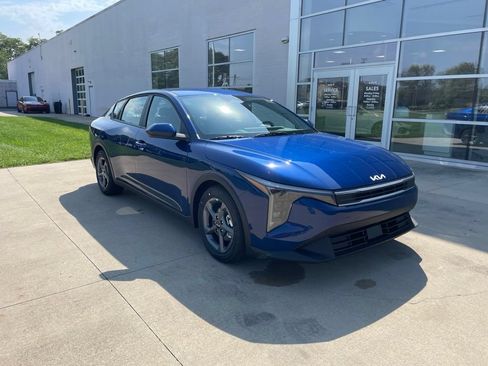 New 2026 Kia K4 FWD image 1