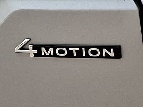 Used 2024 Volkswagen Atlas SEL AWD/4WD image 30
