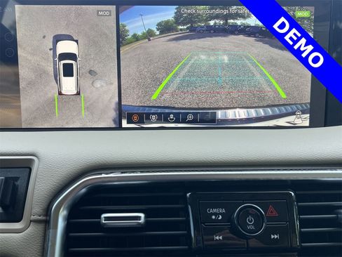 New 2025 Nissan Armada Platinum Reserve image 3