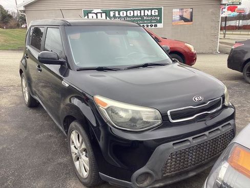 Used 2015 Kia Soul + image 1