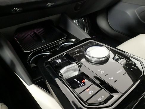 Used 2024 BMW 530i xDrive image 61