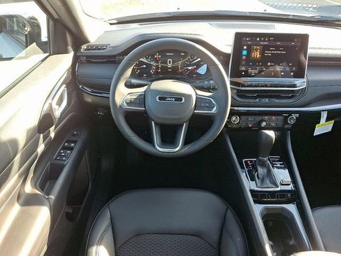 New 2026 Jeep Compass Latitude AWD/4WD image 8