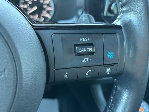 Used 2022 Nissan Pathfinder SL image 16