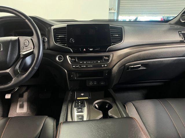 Used 2025 Honda Passport TrailSport image 21
