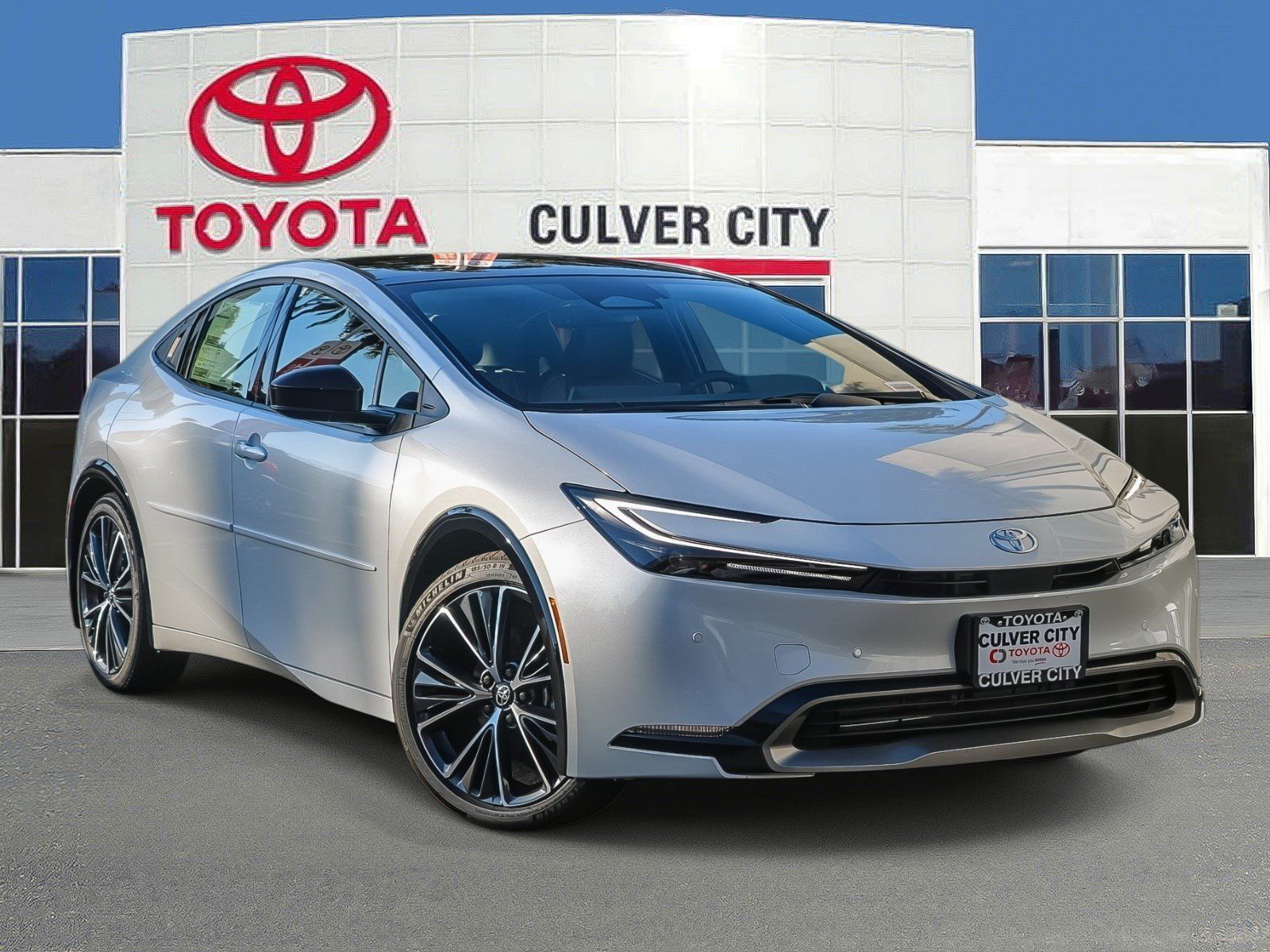 New 2027 Toyota Prius Limited FWD image 1