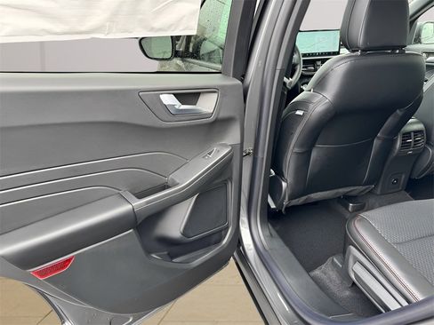 New 2025 Ford Escape ST-Line w/ Tech Pack #1 image 30