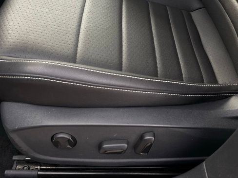Used 2024 Volkswagen Jetta SE FWD image 23