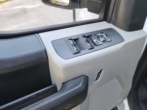 Used 2017 Ford F250 XL w/ Power Equipment Group image 15