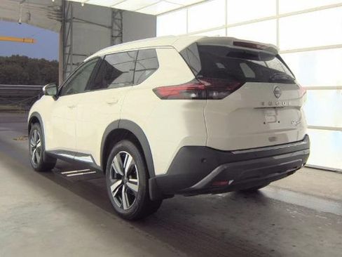 Used 2023 Nissan Rogue SL AWD/4WD image 3