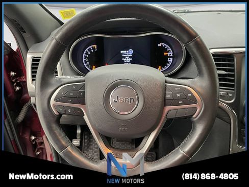 Used 2020 Jeep Grand Cherokee Laredo w/ Security & Convenience Group AWD/4WD image 10