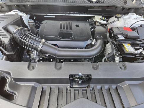 Used 2025 Chevrolet Blazer LT FWD image 30