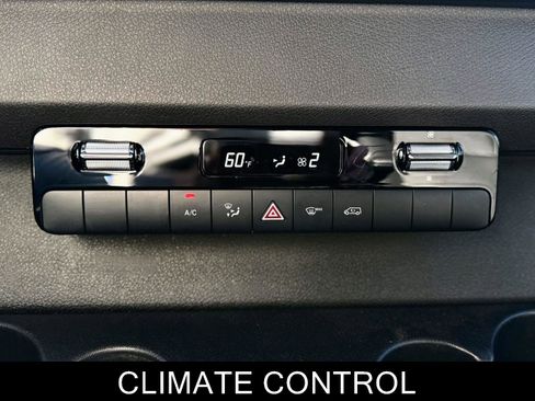 Used 2022 Mercedes-Benz Sprinter 2500 image 16