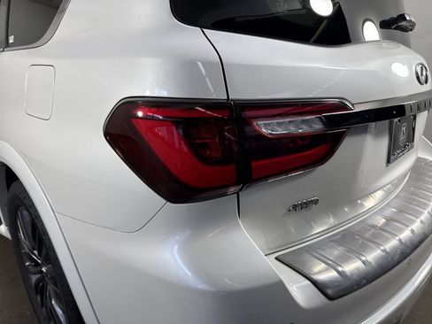 Used 2021 INFINITI QX80 Premium Select w/ All-Season Package AWD/4WD image 32