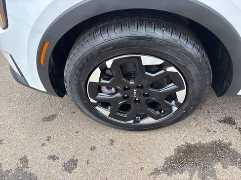 Used 2024 Kia Sorento S image 48