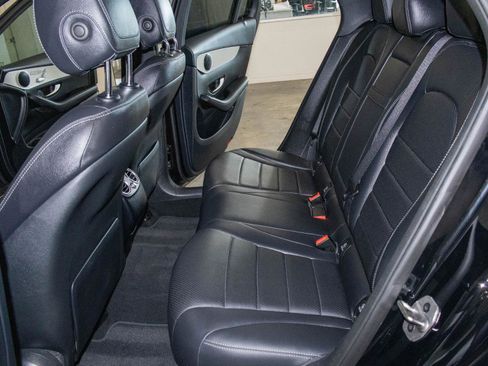 Used 2022 Mercedes-Benz GLC 300 image 5