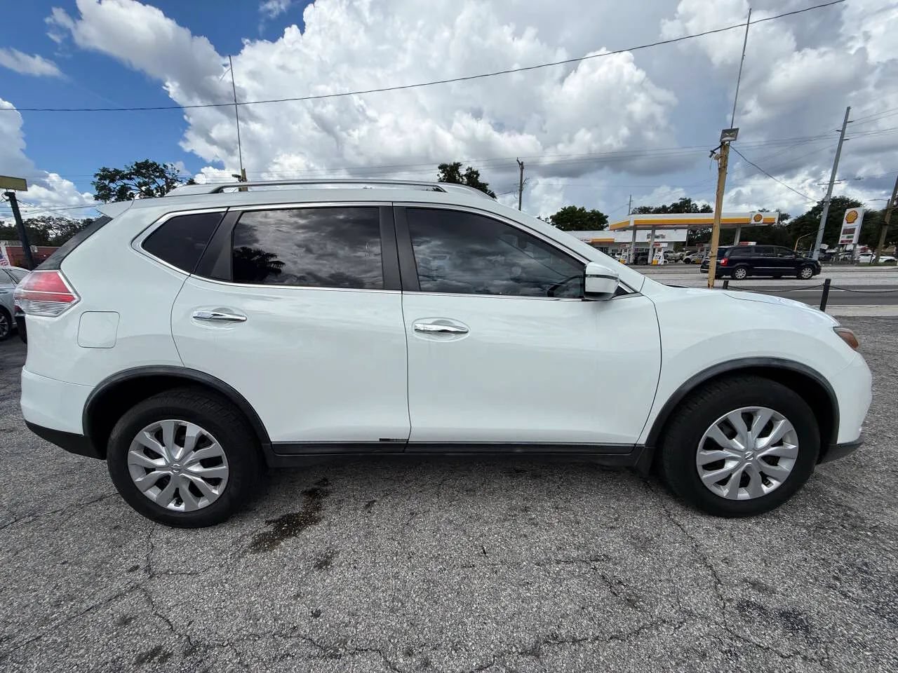 Used 2016 Nissan Rogue S w/ Appearance Package FWD image 8