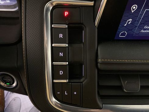 Used 2023 GMC Yukon XL AT4 w/ AT4 Premium Plus Package image 19