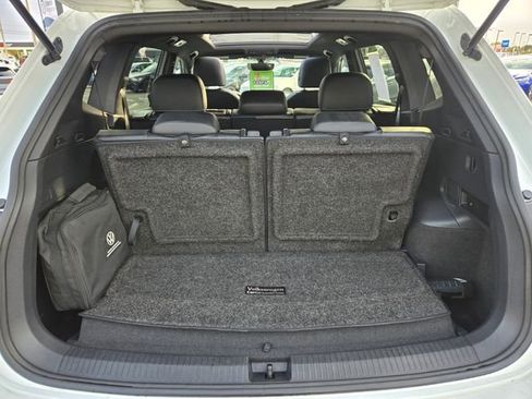 Used 2021 Volkswagen Tiguan SE R-Line image 17