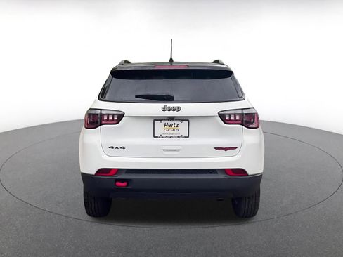 Used 2025 Jeep Compass Trailhawk AWD/4WD image 12