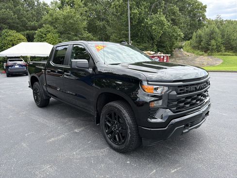 Used 2026 Chevrolet Silverado 1500 Custom w/ Turbomax Blackout Package AWD/4WD image 3