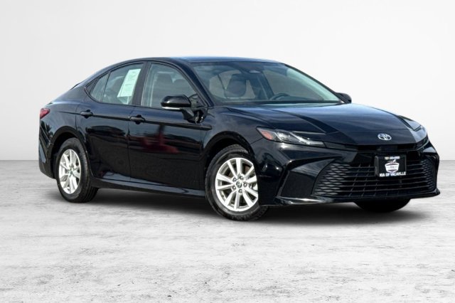Used 2025 Toyota Camry LE FWD image 2