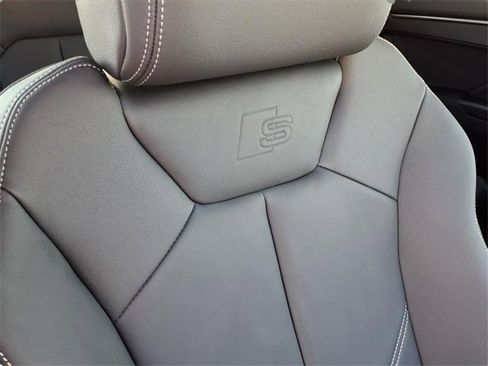 Used 2025 Audi Q3 2.0T Premium w/ Convenience Package image 11