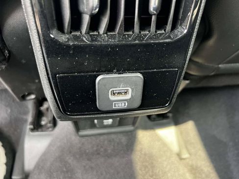 Used 2023 Jeep Compass Limited AWD/4WD image 11