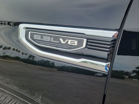 Used 2025 GMC Sierra 1500 Denali w/ Denali Reserve Package AWD/4WD image 10